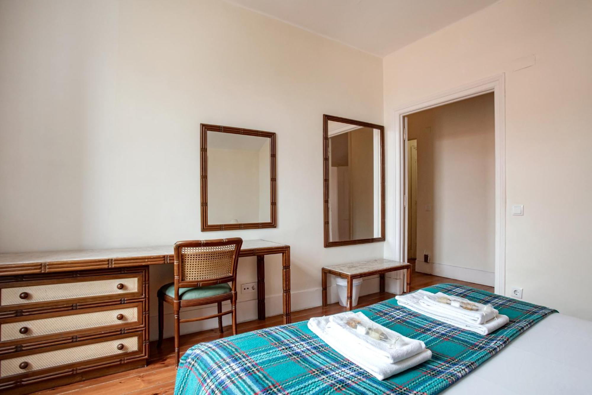 Large Family Flat In Campo De Ourique Hotel Lissabon Buitenkant foto